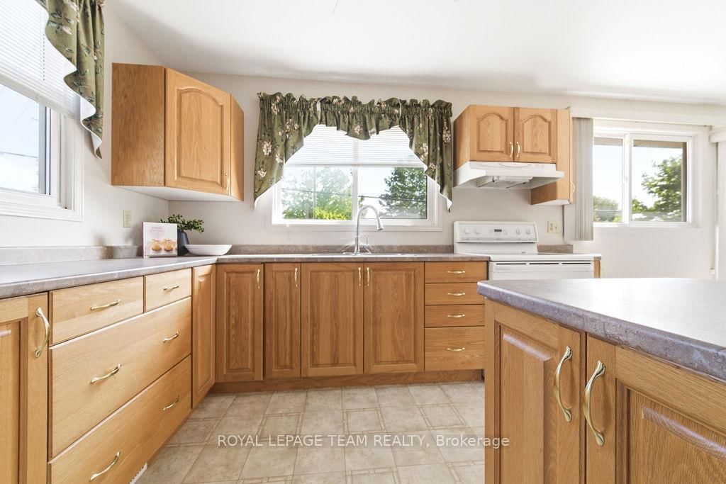 111 Campbell Drive • Arnprior, ON photo 10
