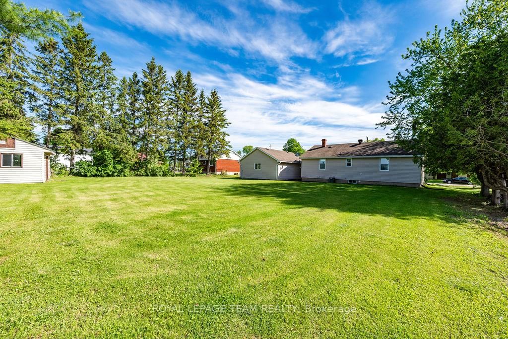 111 Campbell Drive • Arnprior, ON photo 29
