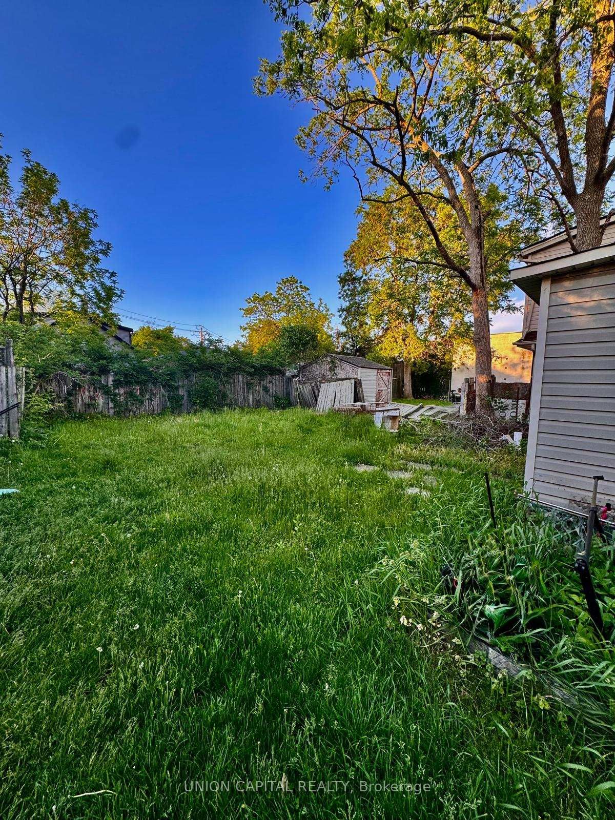 16 Cumming Street • St. Catharines, ON photo 23
