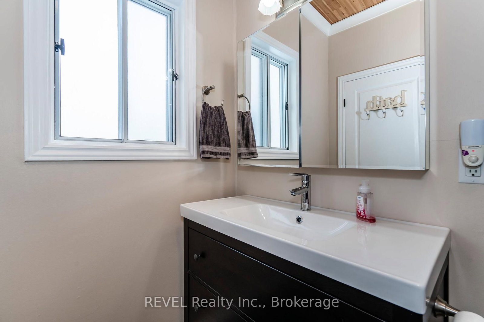 1006 River Street • Muskoka Lakes, ON photo 26