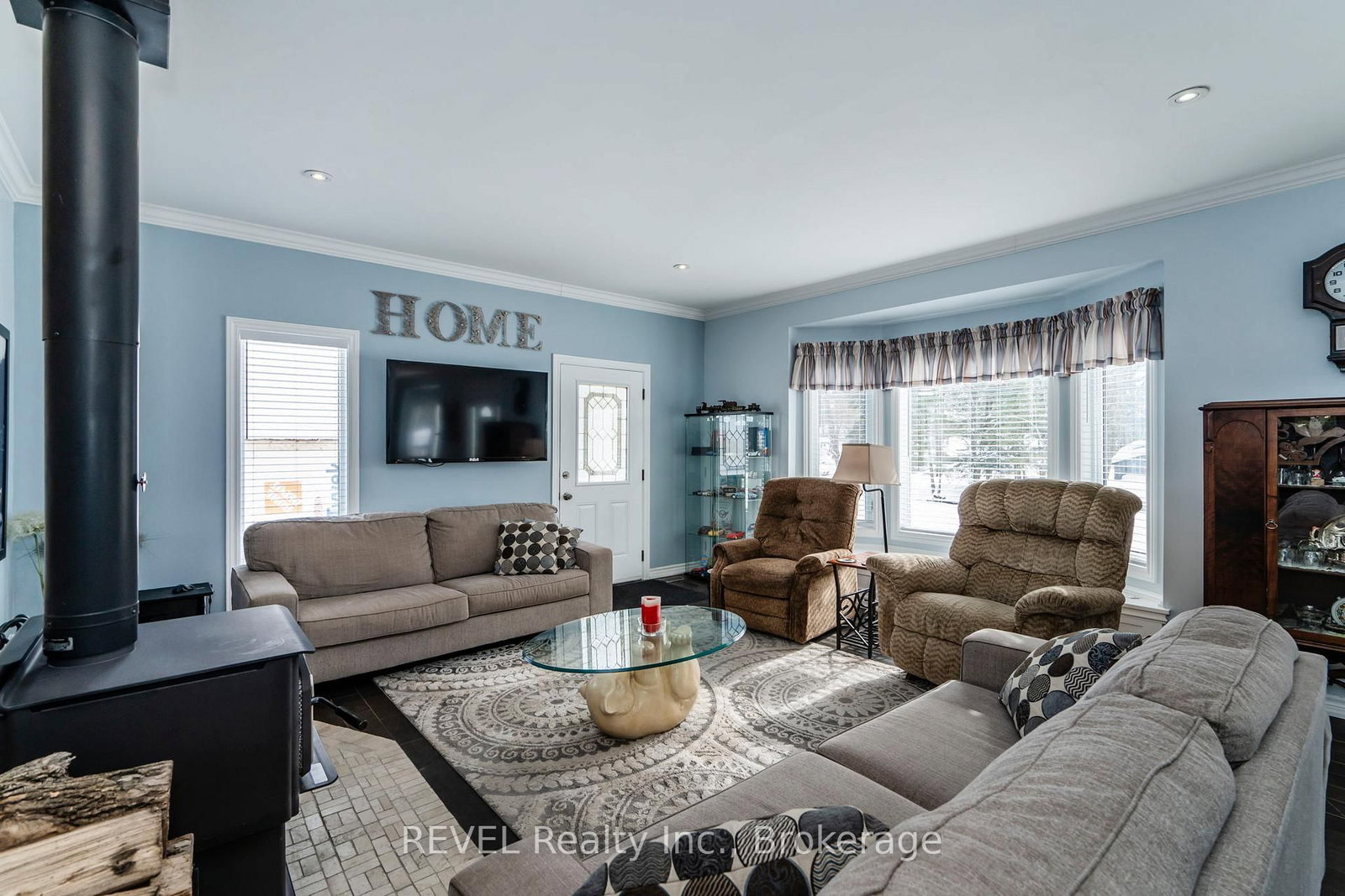 1006 River Street • Muskoka Lakes, ON photo 8