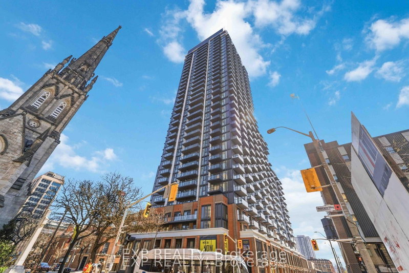 home for lease on 2411-75 James Street S
