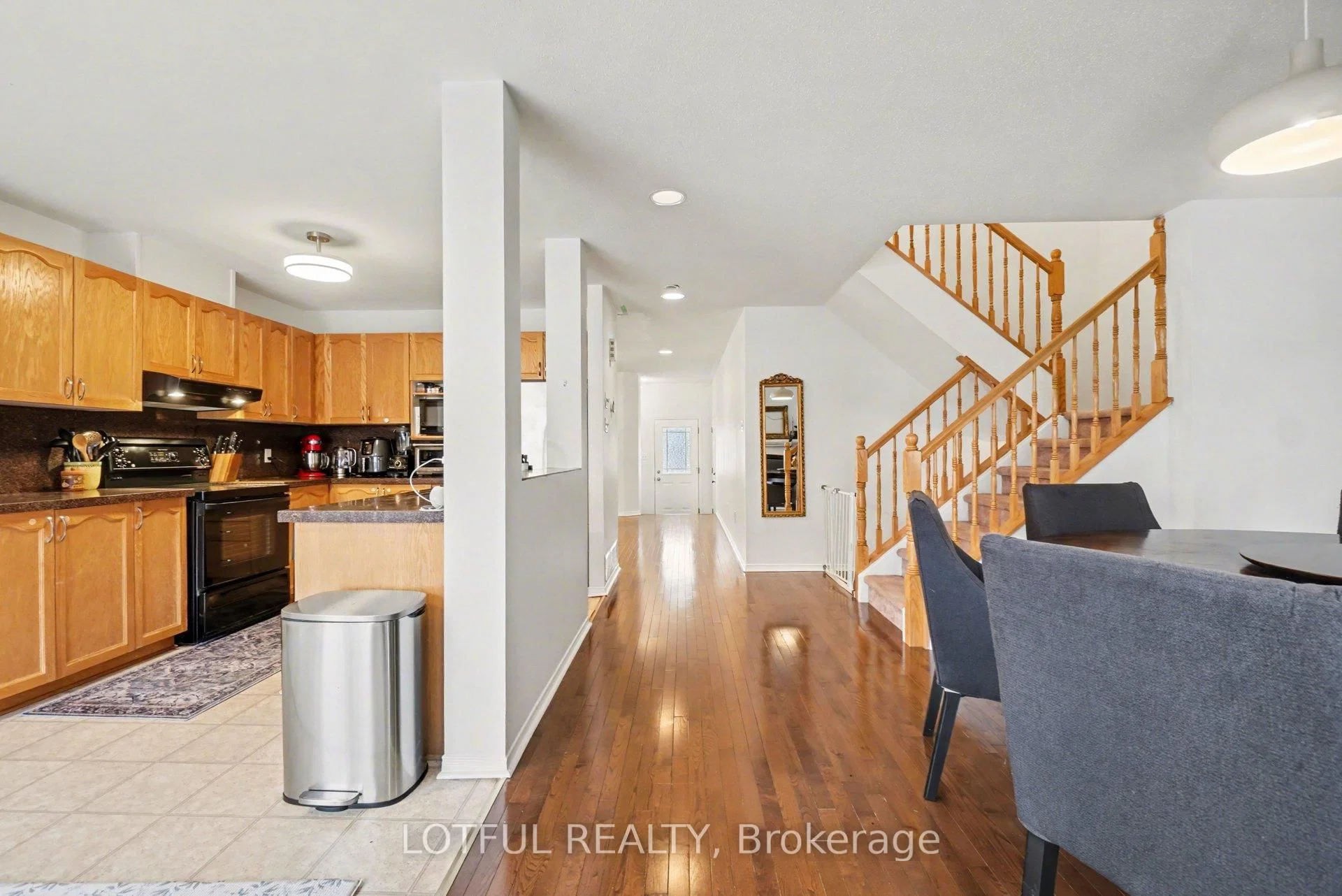 3 Collington Street, Ottawa, ON — photo 8