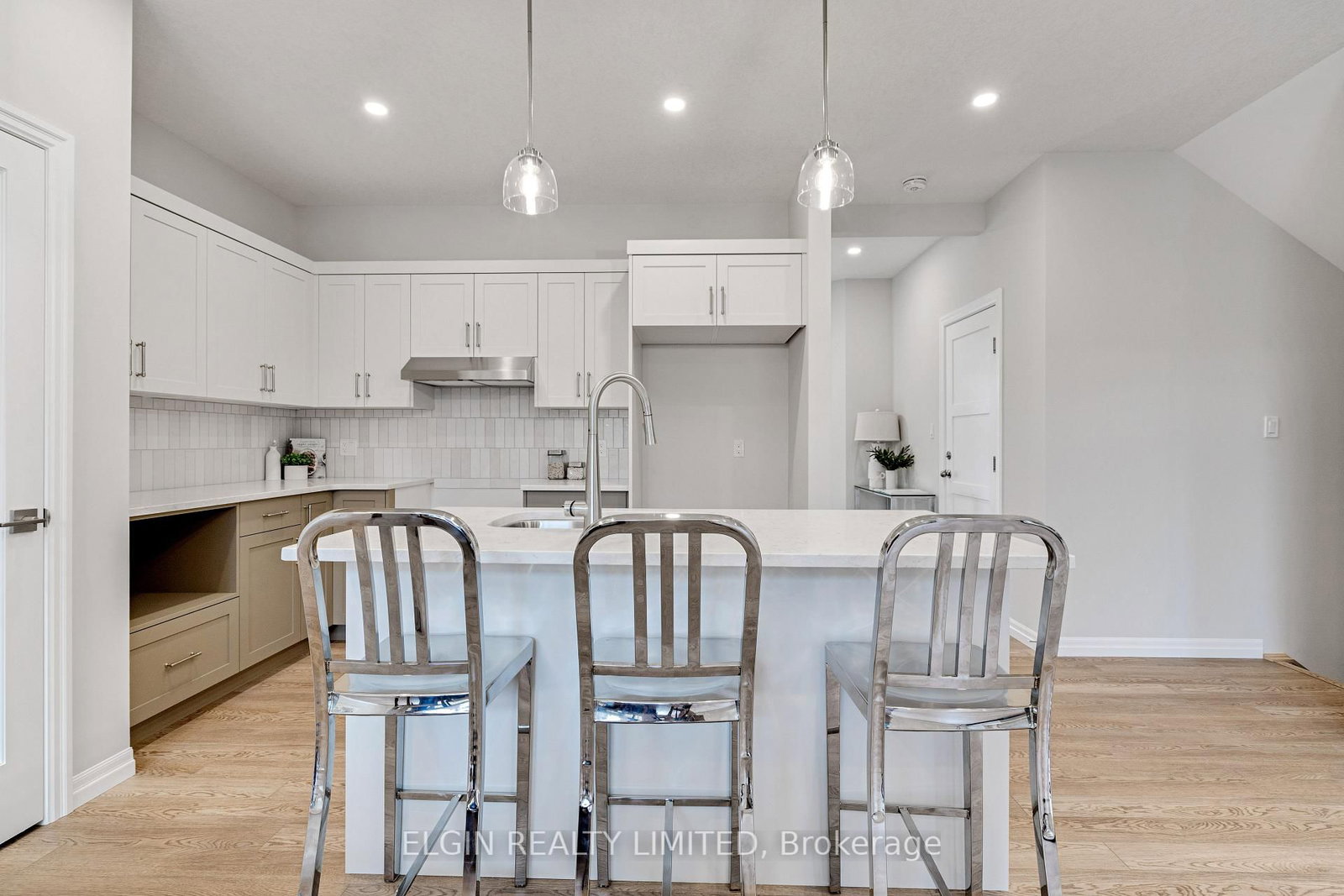 8 Columbus Court • Central Elgin, ON photo 10