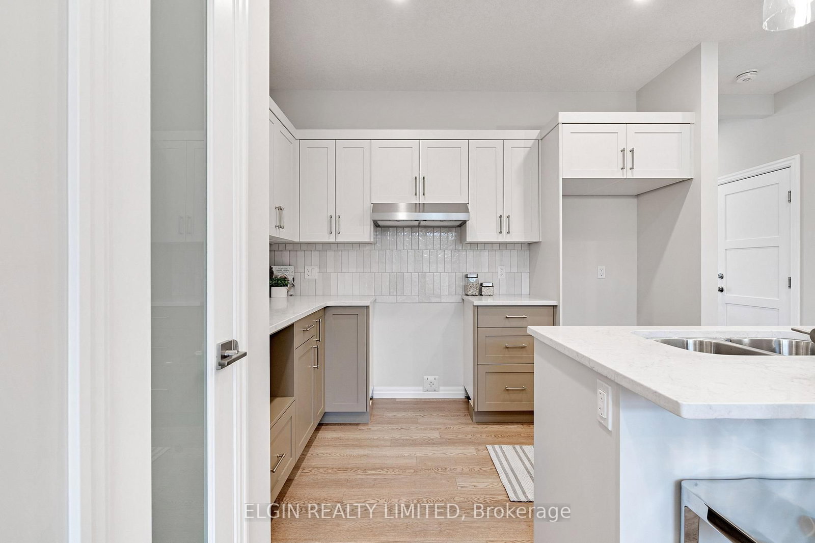 8 Columbus Court • Central Elgin, ON photo 12