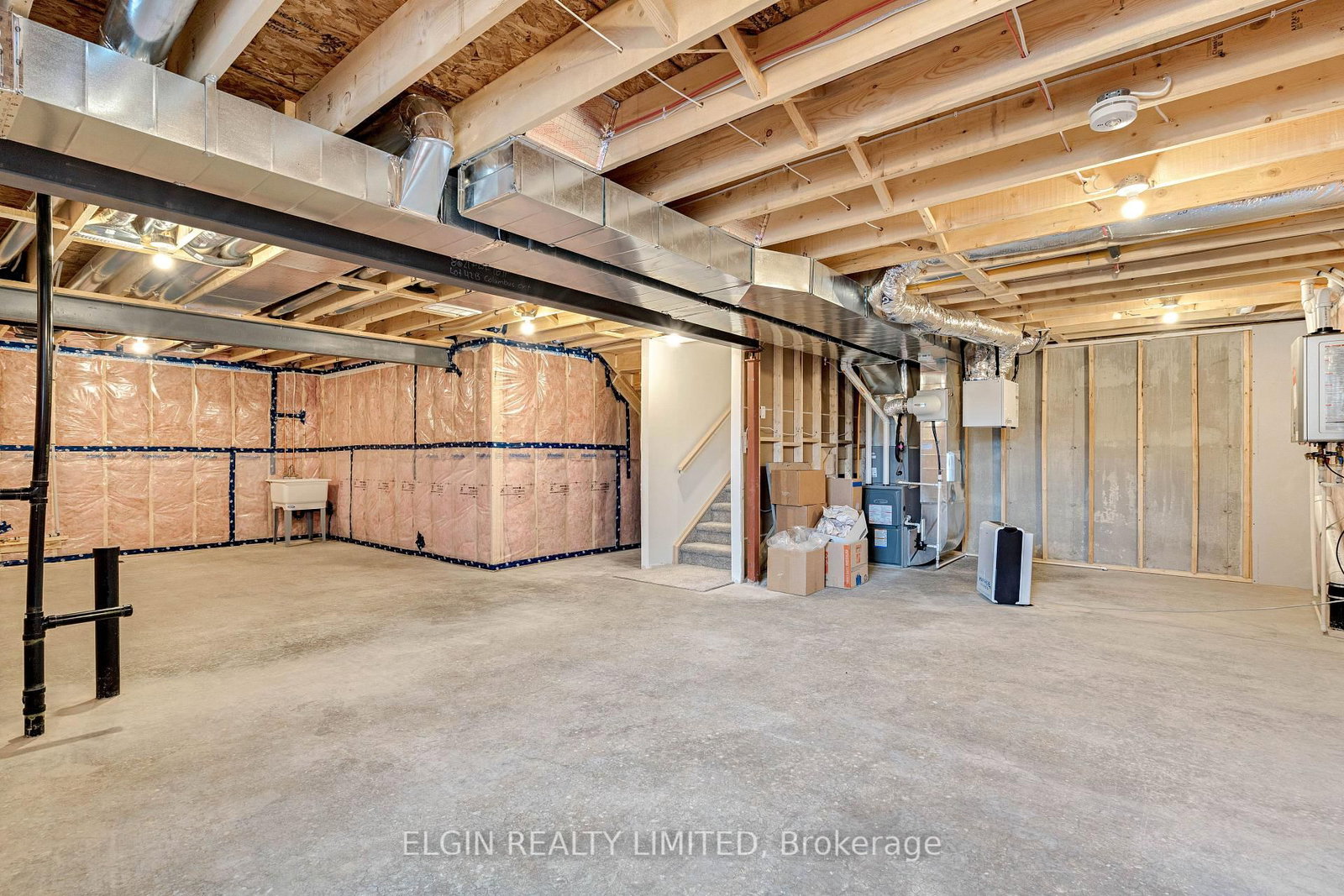 8 Columbus Court • Central Elgin, ON photo 32