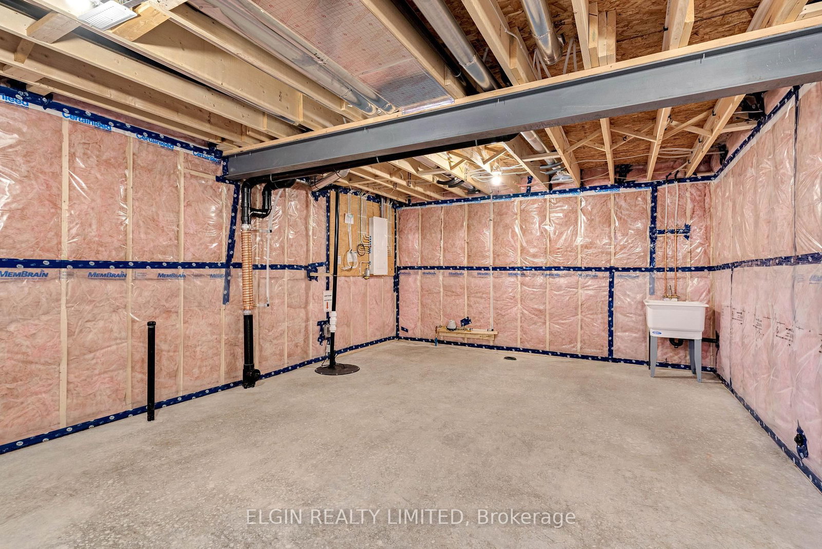 8 Columbus Court • Central Elgin, ON photo 33