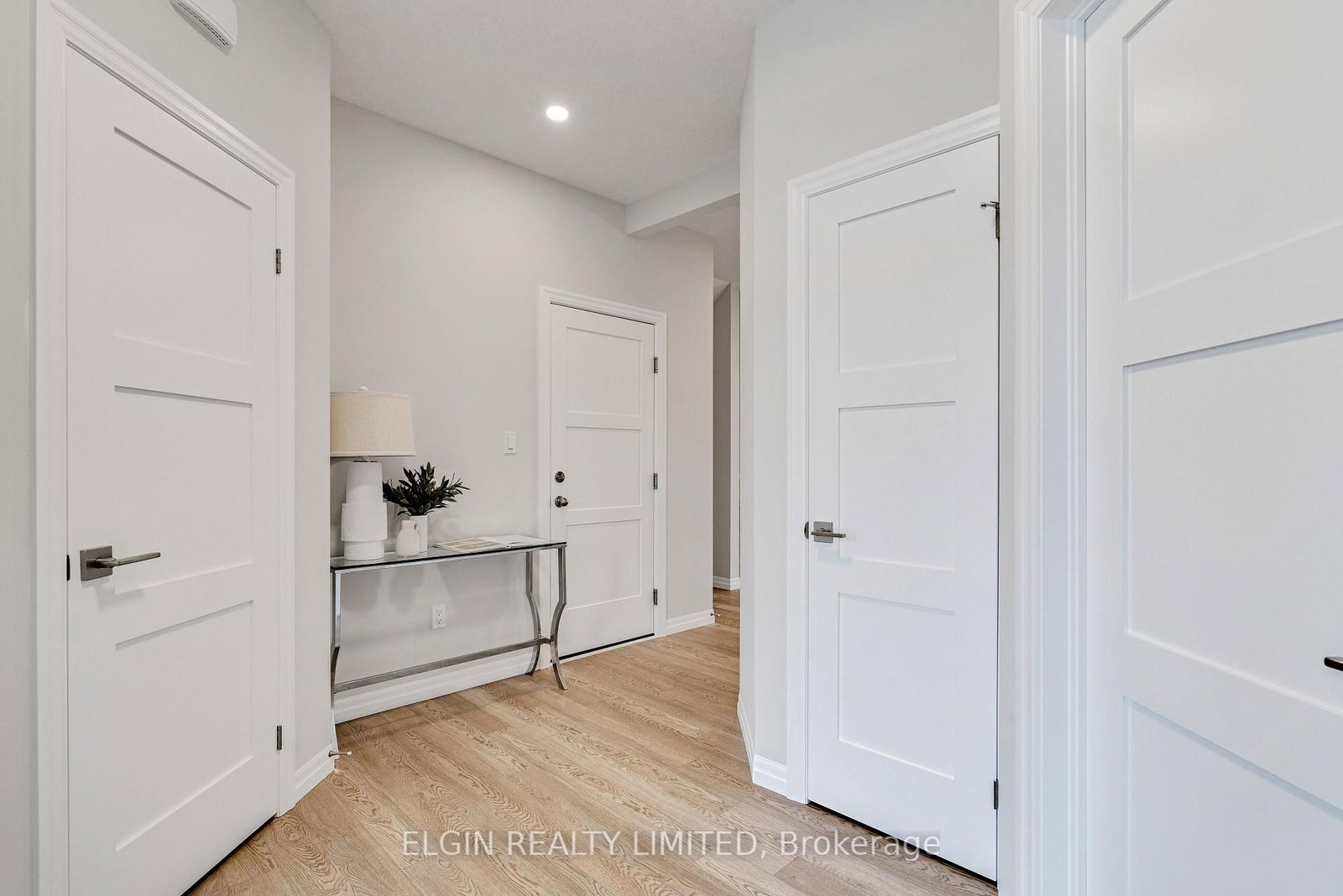 8 Columbus Court • Central Elgin, ON photo 5