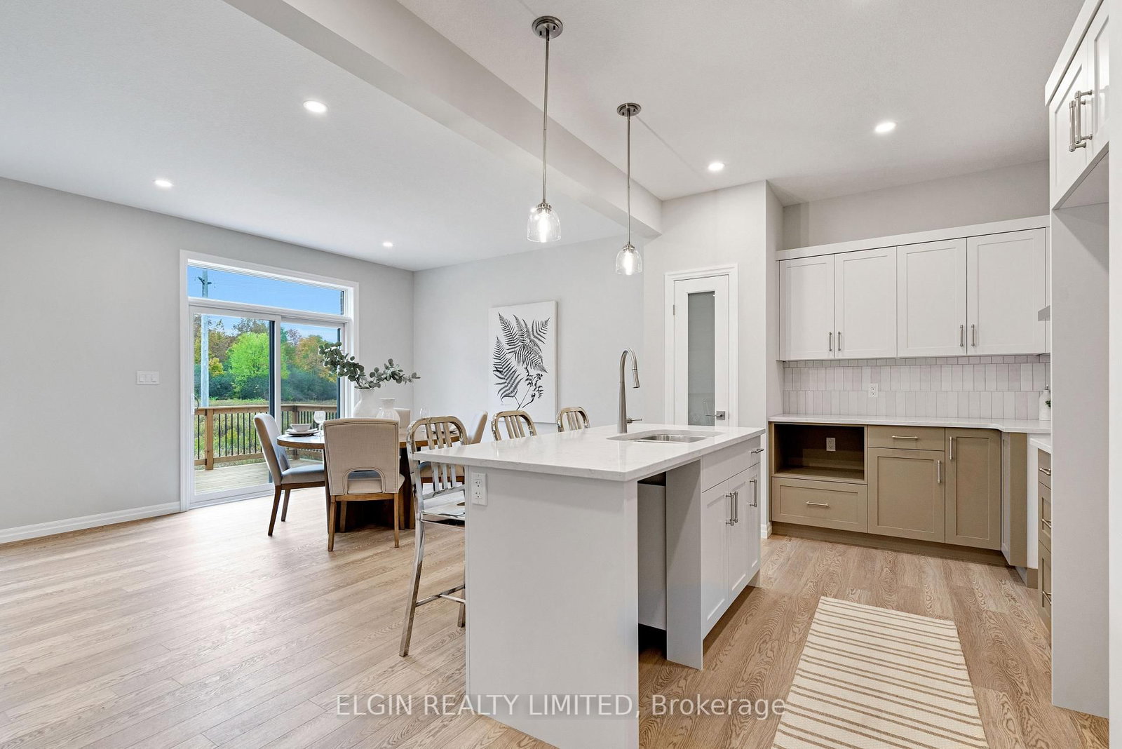 8 Columbus Court • Central Elgin, ON photo 6