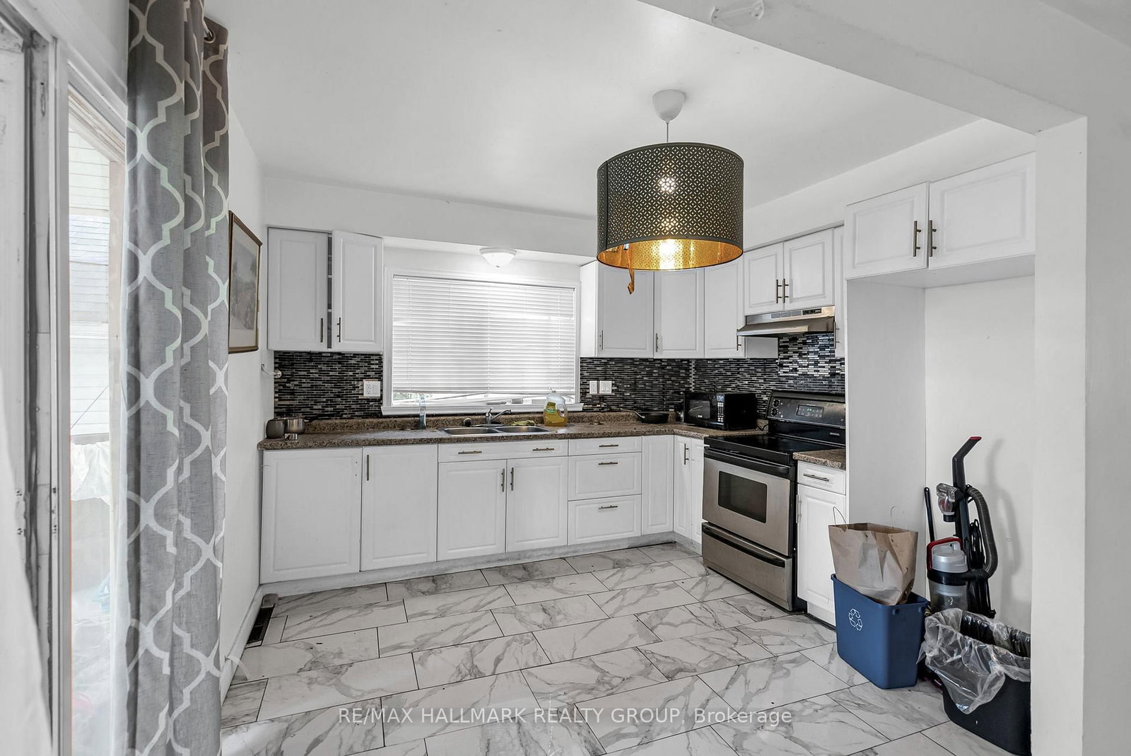 230 Alice Street • Cornwall, ON photo 9