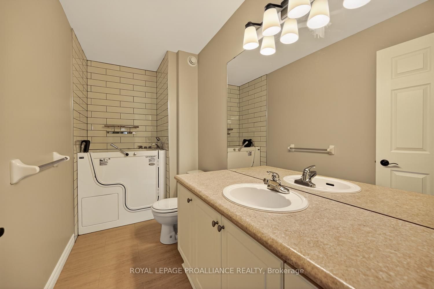 157 Steacy Gardens E • Brockville, ON photo 21