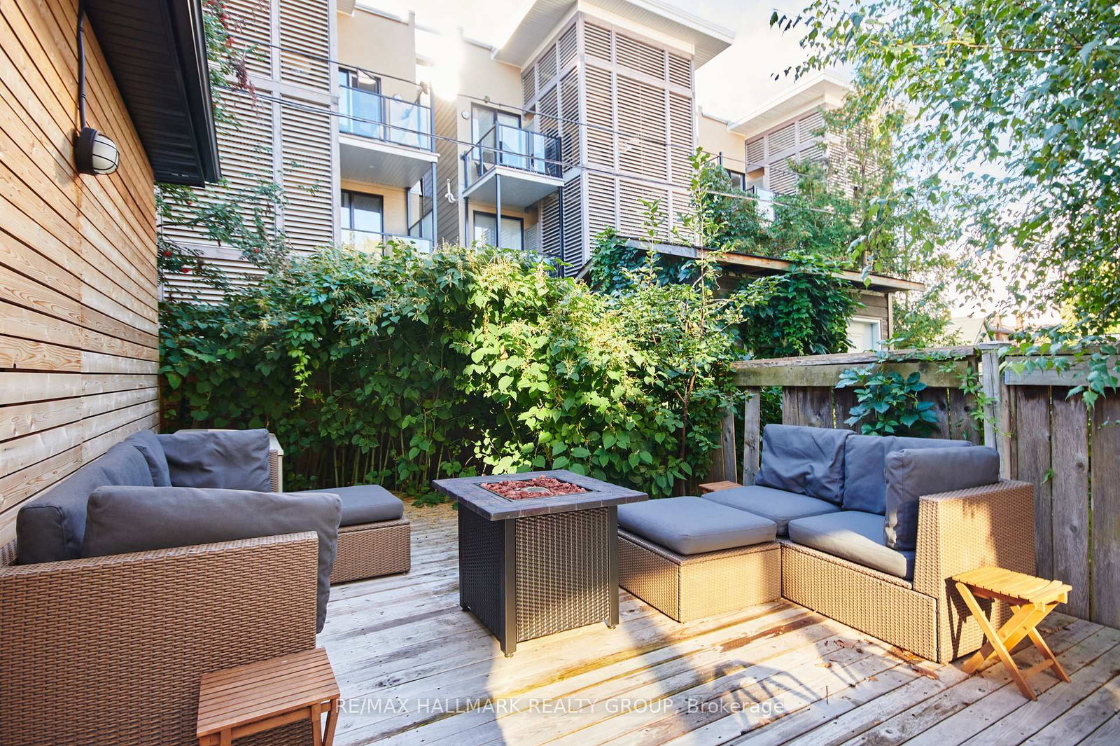144 FLORENCE Street - Photo 29