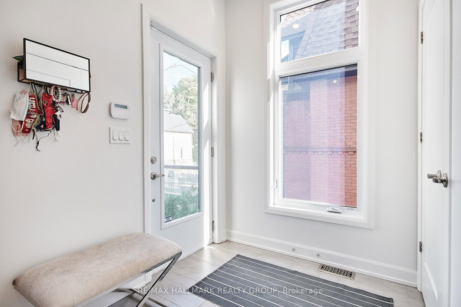144 FLORENCE Street - Photo 3