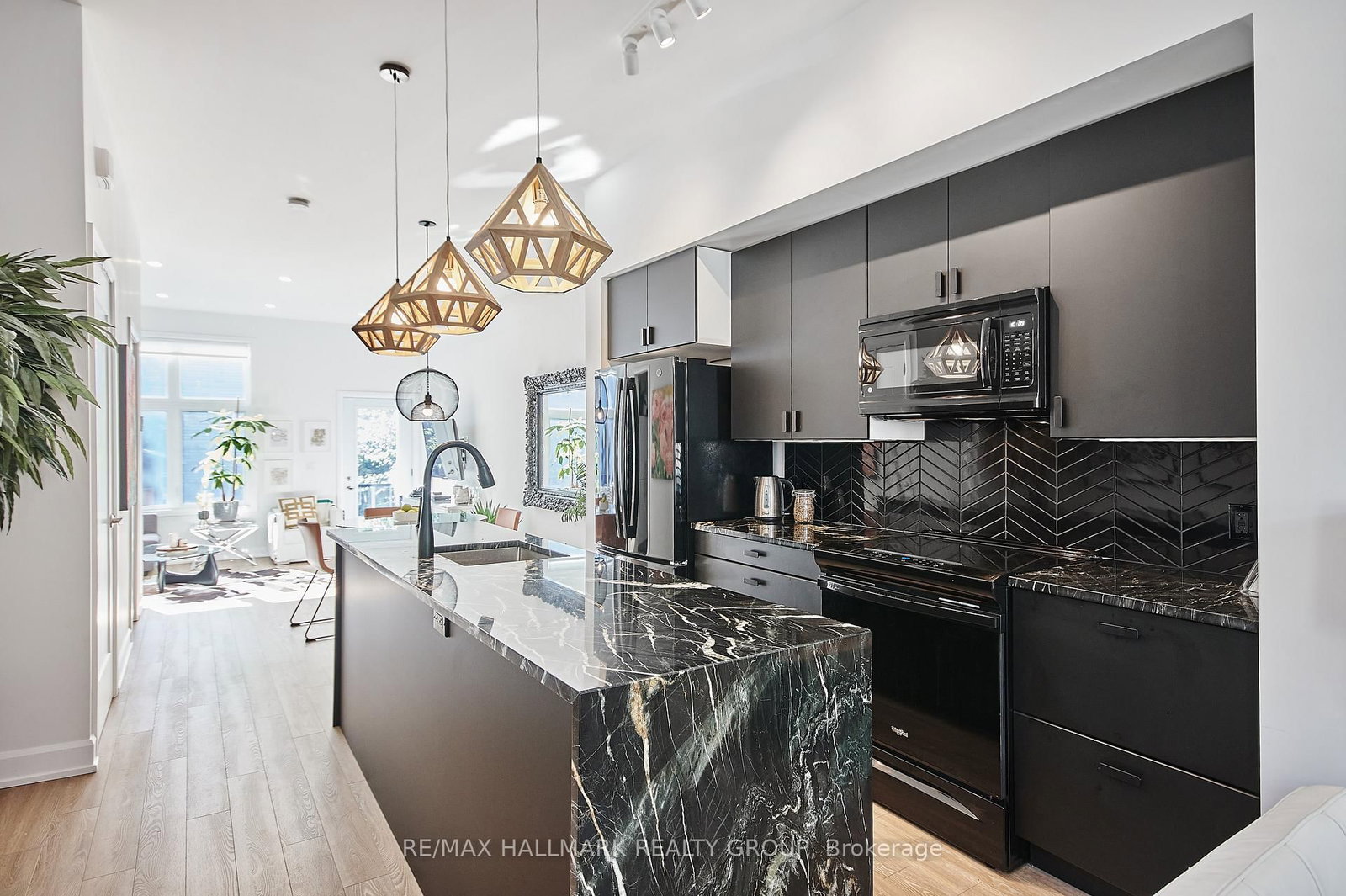 144 FLORENCE Street - Photo 7