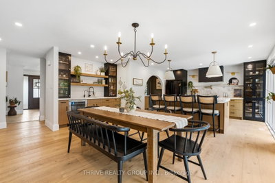 137 SHERWOOD Place — photo 6