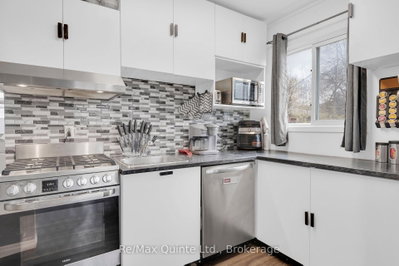 60 Oxford Road • Hastings, ON photo 8