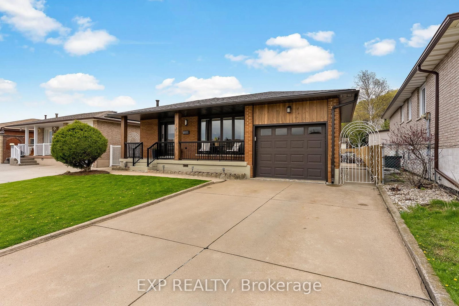 142 Marcella Crescent - Photo 3