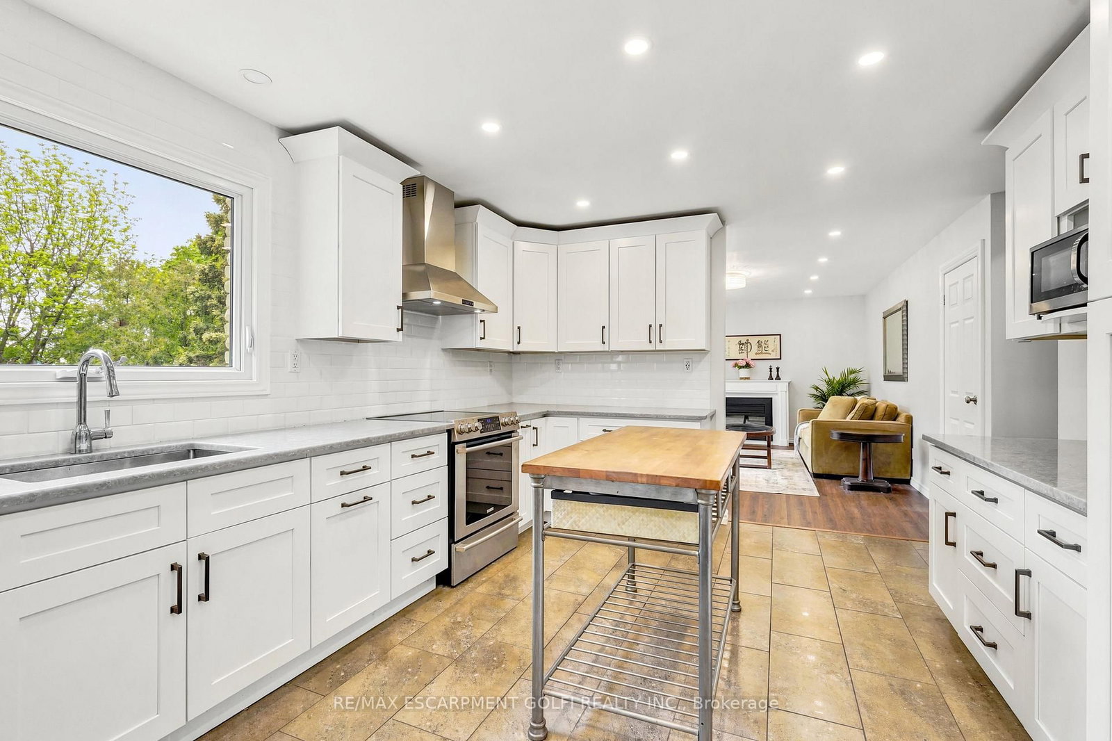 14 Leslie Drive • Hamilton, ON photo 11