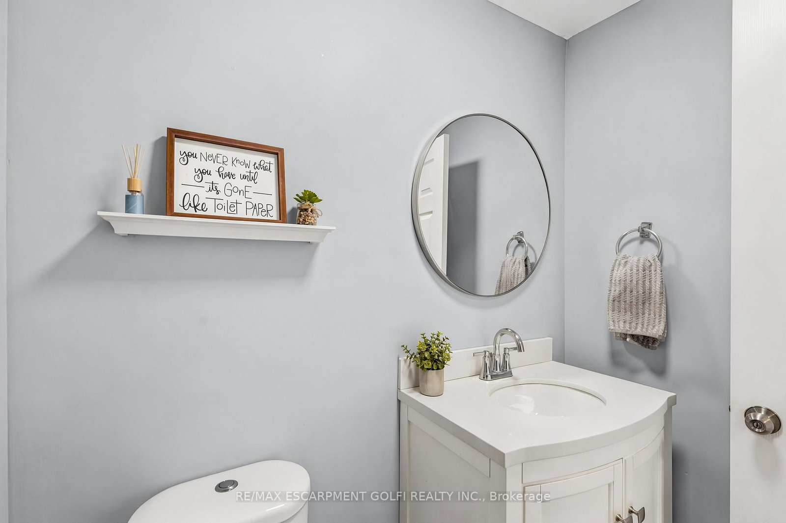 14 Leslie Drive • Hamilton, ON photo 16
