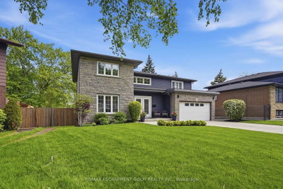 14 Leslie Drive • Hamilton, ON photo 3