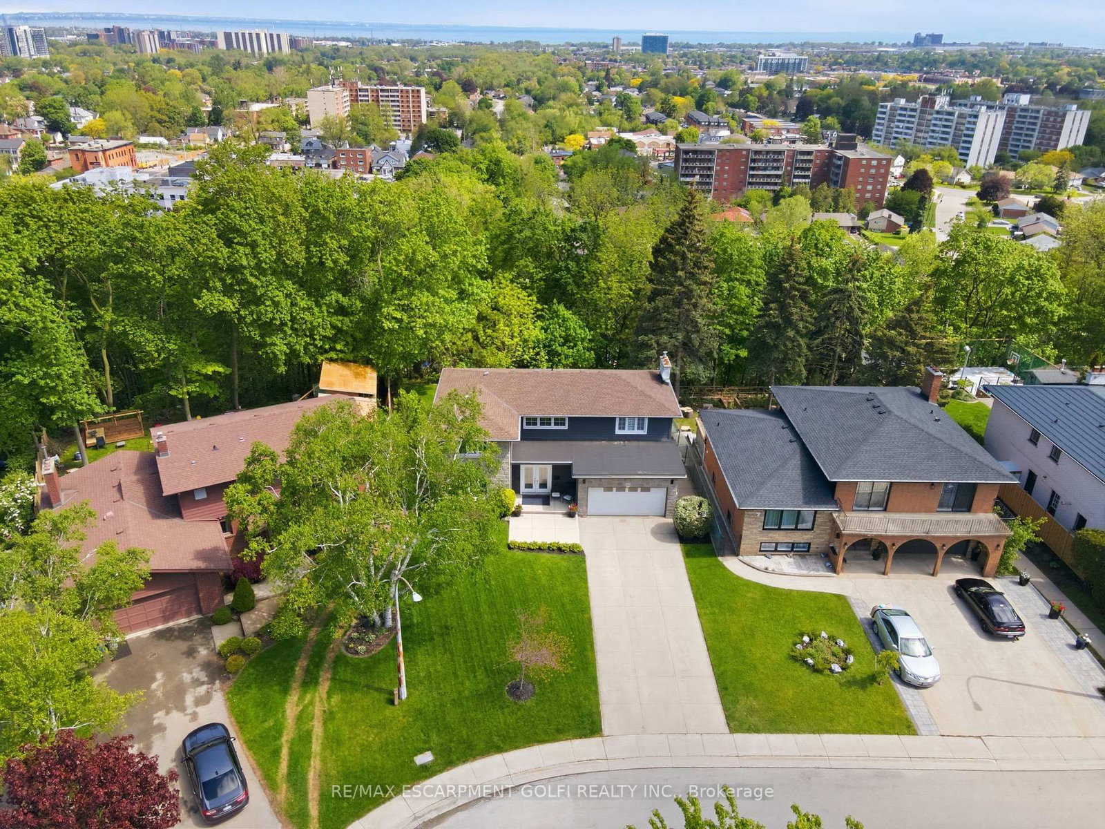 14 Leslie Drive • Hamilton, ON photo 44