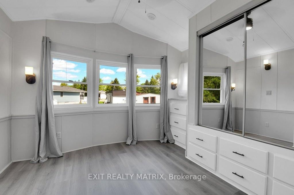 1376 Tigerlily Private • Ottawa, ON photo 19
