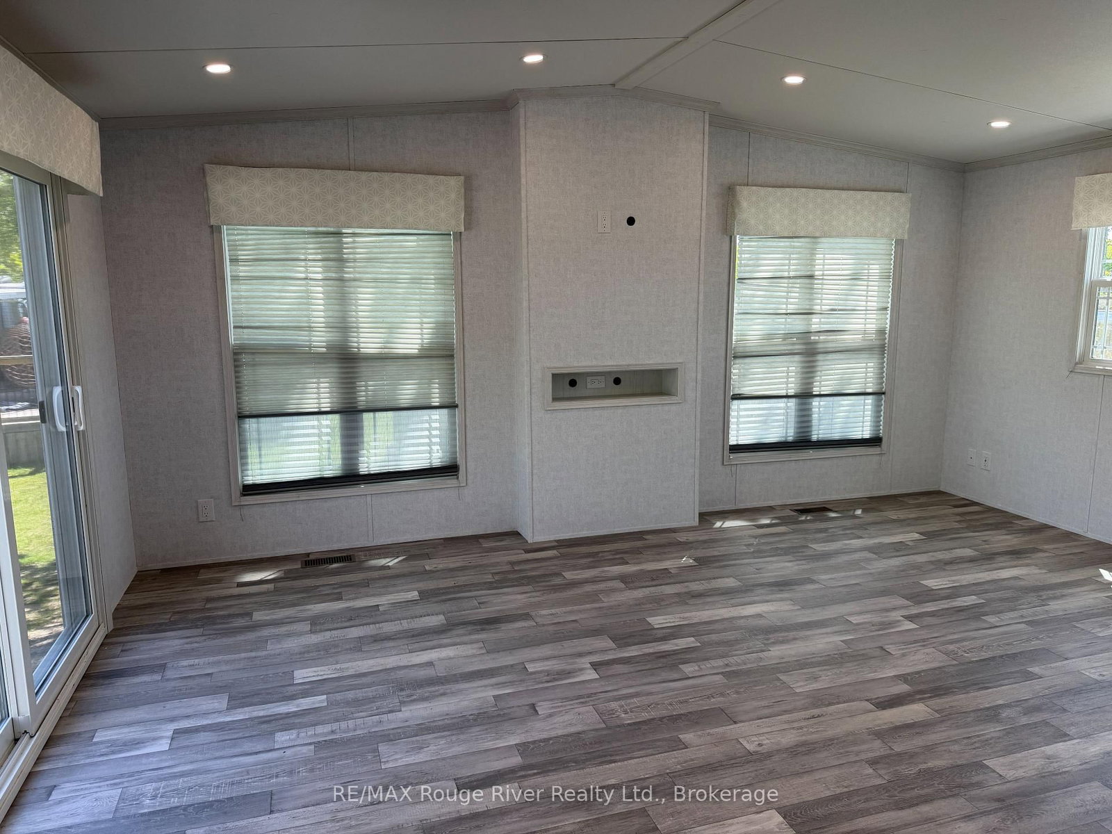 160 Terrace Road • #L05 • Limoges, ON photo 8