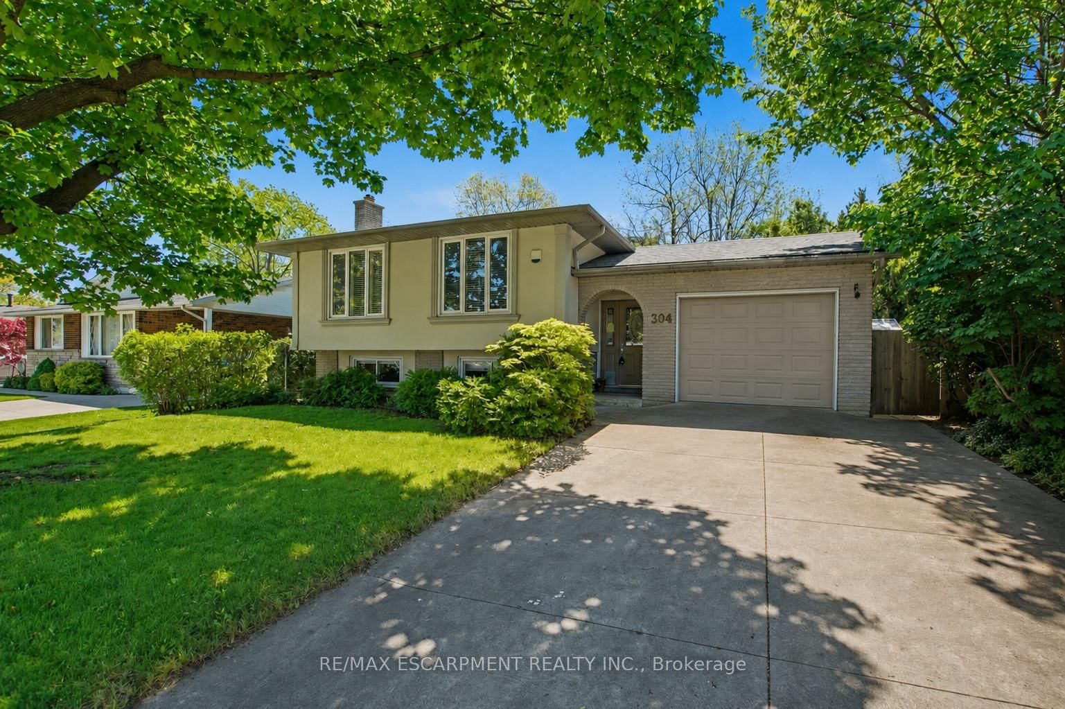Detached House for sale at 304 St Andrews Drive, Hamilton, Ontario, L8K 5K4 - Vincent - MLS: X13210986