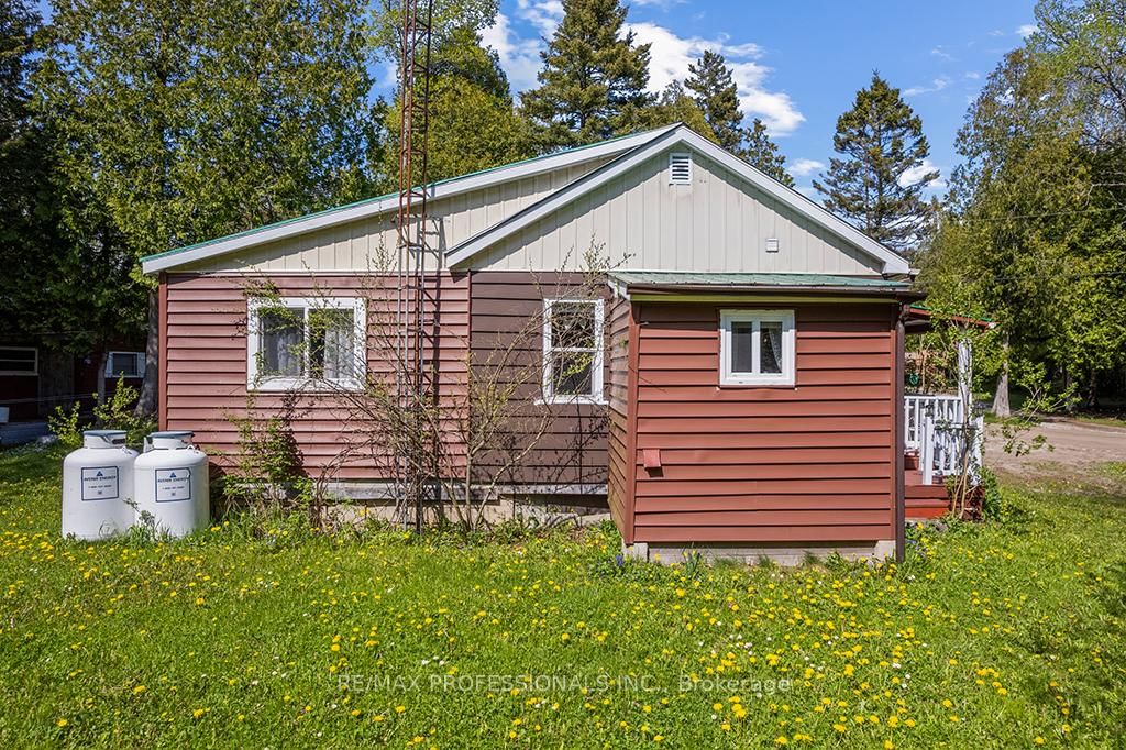 23 Woodstock Avenue • Northern Bruce Peninsula, ON photo 25