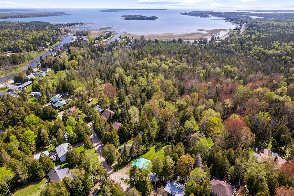 23 Woodstock Avenue • Northern Bruce Peninsula, ON photo 35