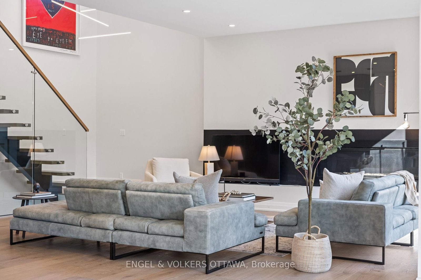 736 Sherbourne Road • Ottawa, ON photo 13