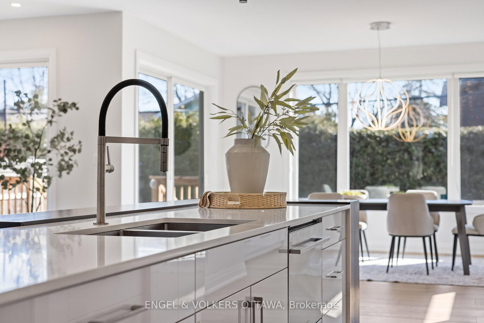 736 Sherbourne Road • Ottawa, ON photo 19