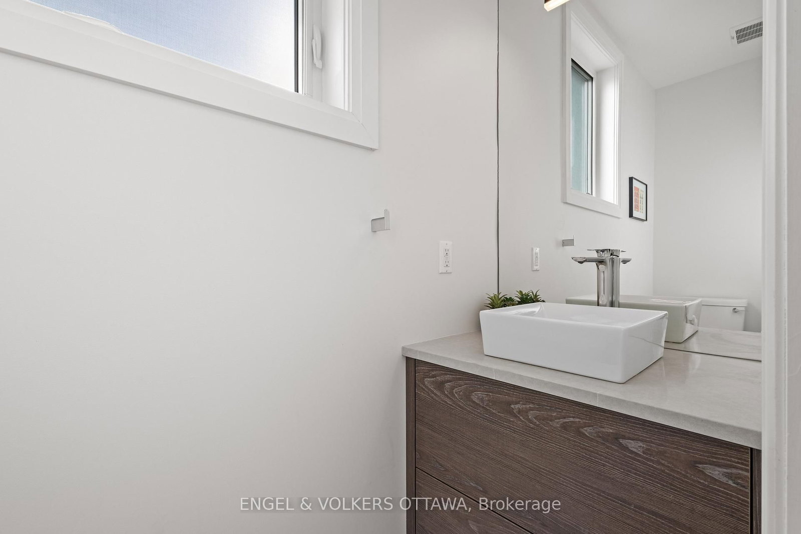 736 Sherbourne Road • Ottawa, ON photo 26
