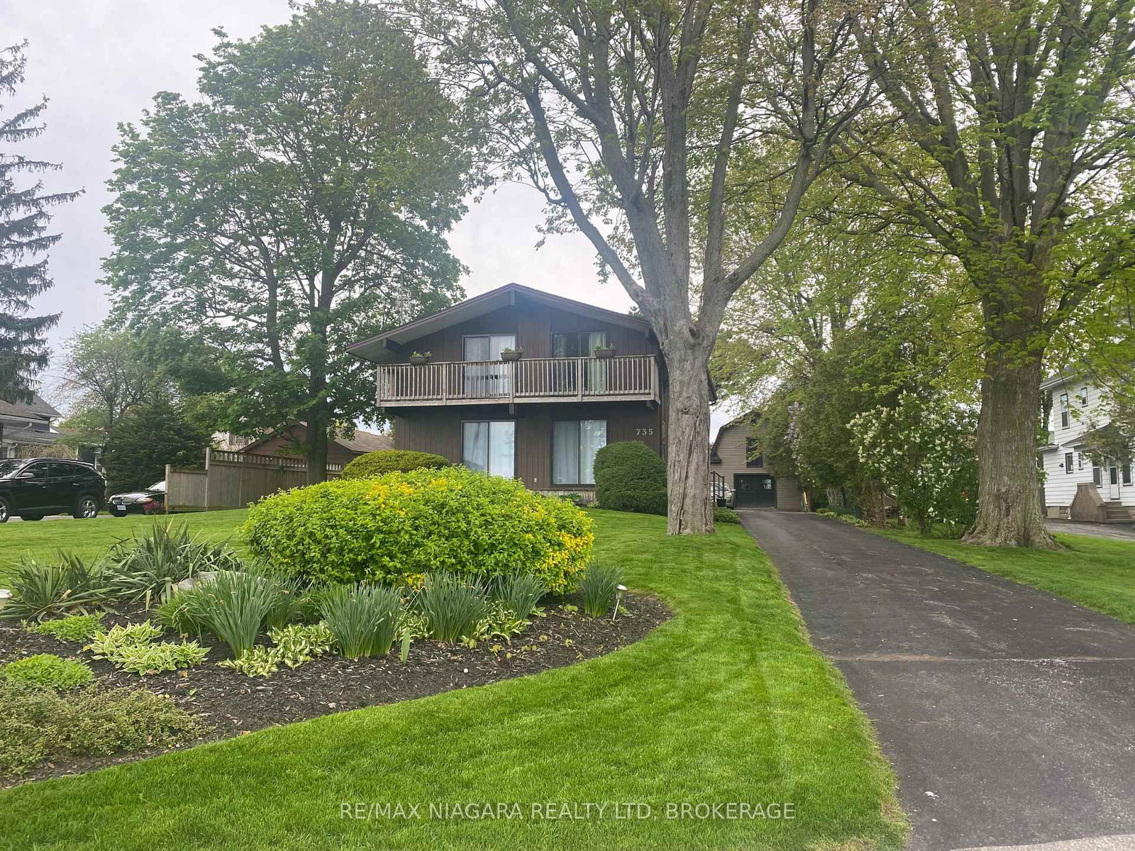 735 Niagara Boulevard • Fort Erie, ON photo 1