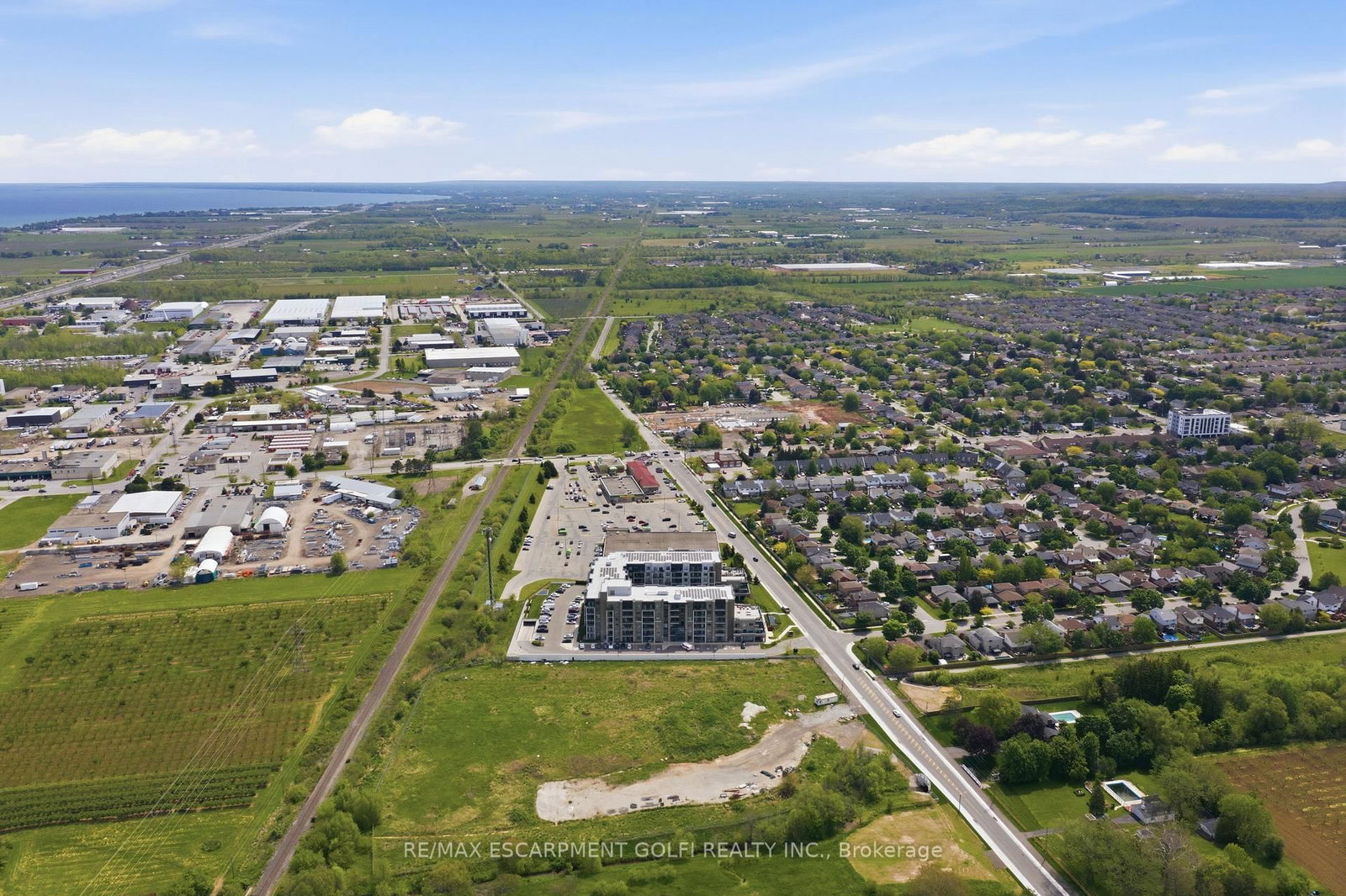 5055 Greenlane Road, Unit 330 - Photo 32