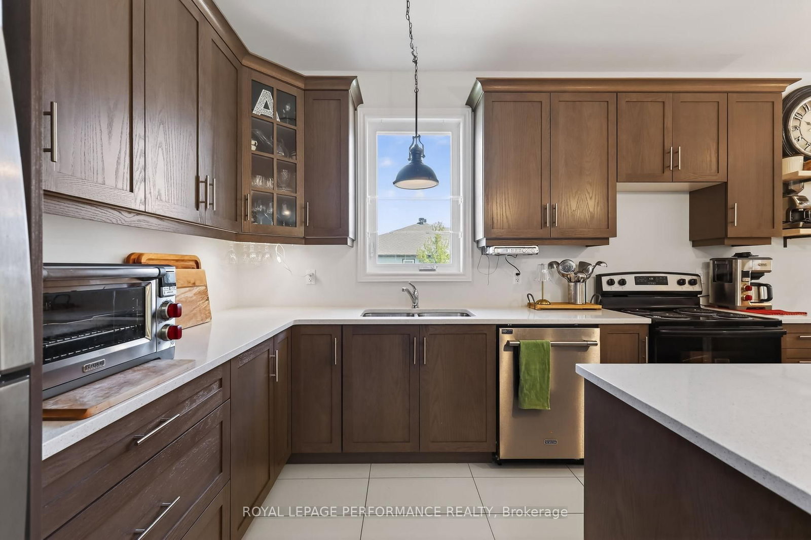 669 Bracewell Street • Almonte, ON photo 9