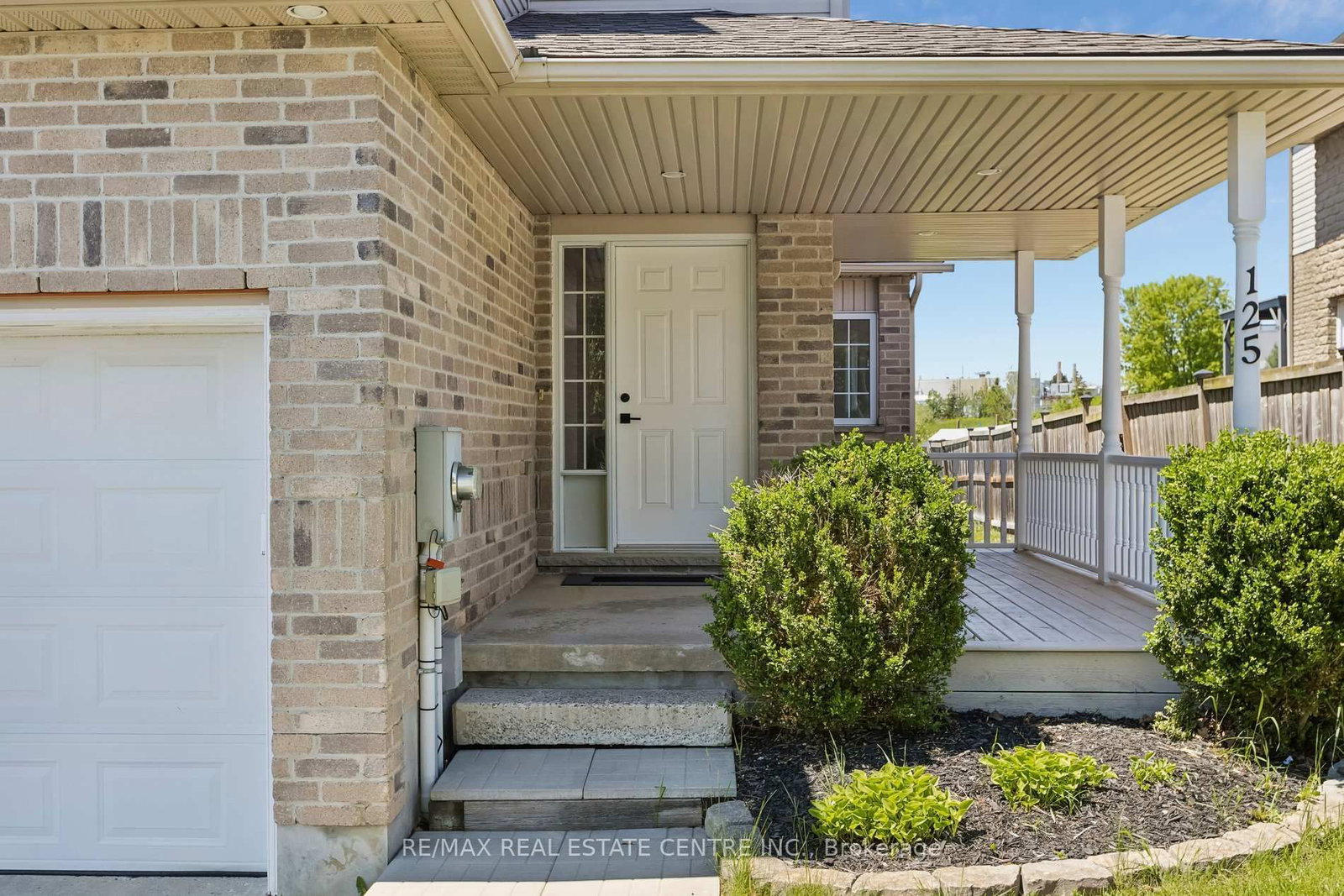 125 Flaherty Drive • Guelph, ON photo 3