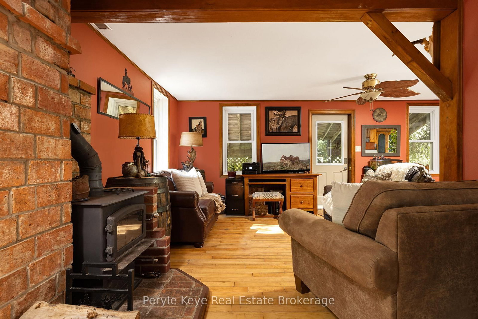 2322 Old Muskoka Road • Huntsville, ON photo 11