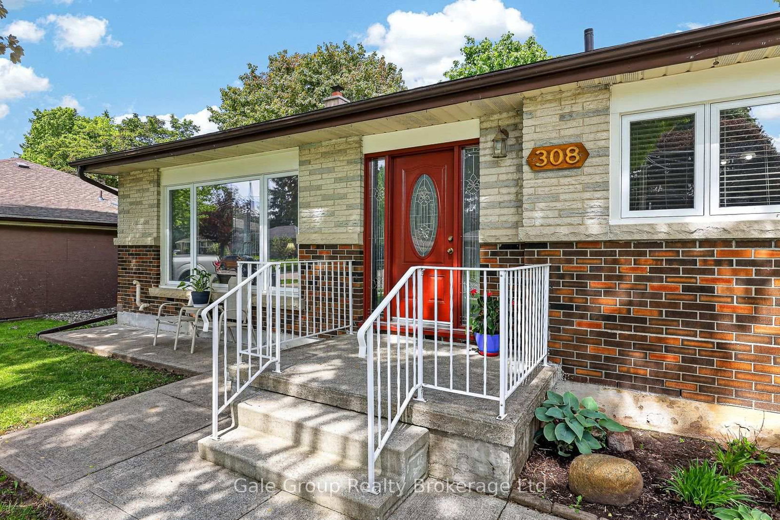 308 Willowgrove Crescent • Woodstock, ON photo 6