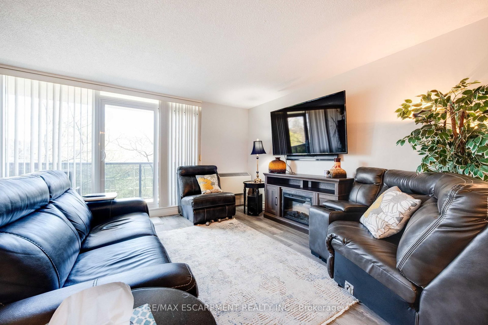 9 Bonheur Court • #401 • Brantford, ON photo 17
