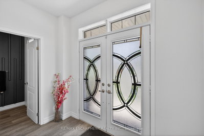 9 Fleming Crescent — photo 4