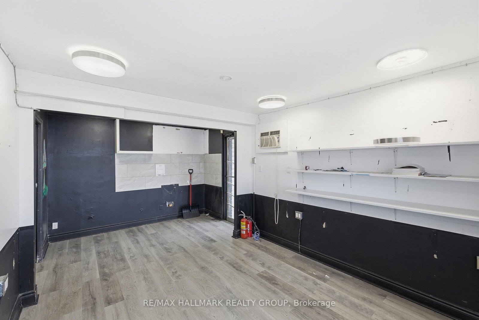 912 St Laurent Boulevard S • Ottawa, ON photo 12
