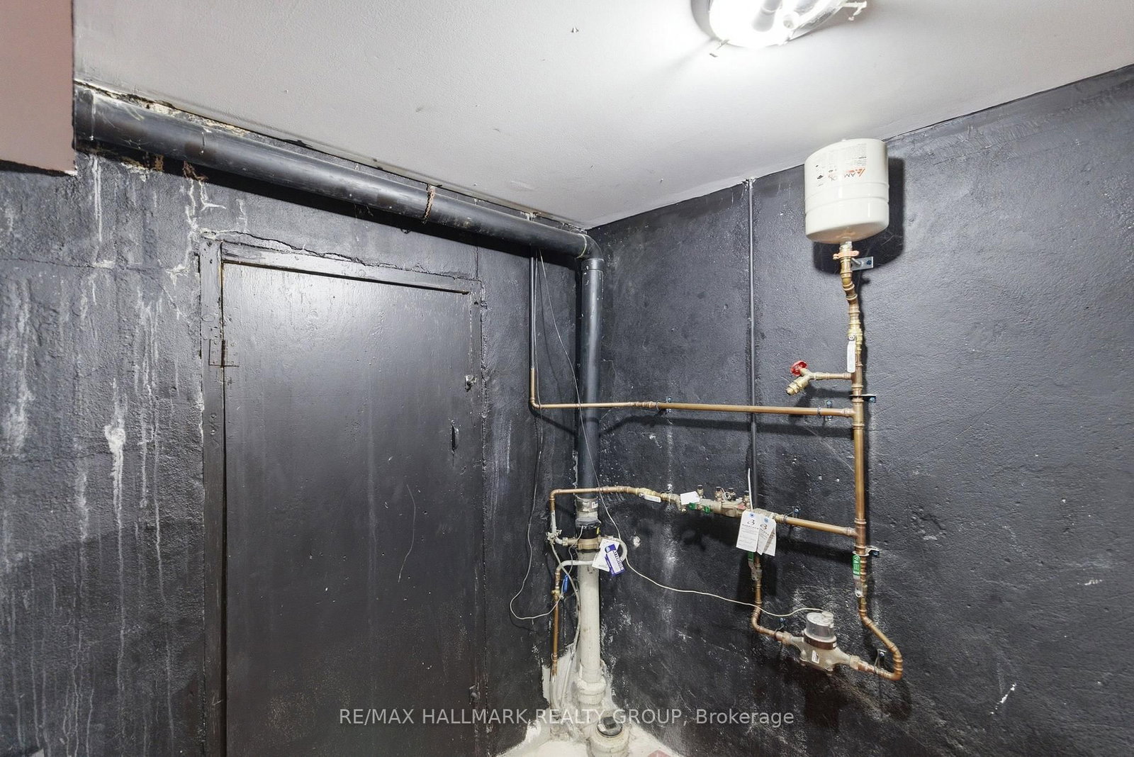 912 St Laurent Boulevard S • Ottawa, ON photo 14