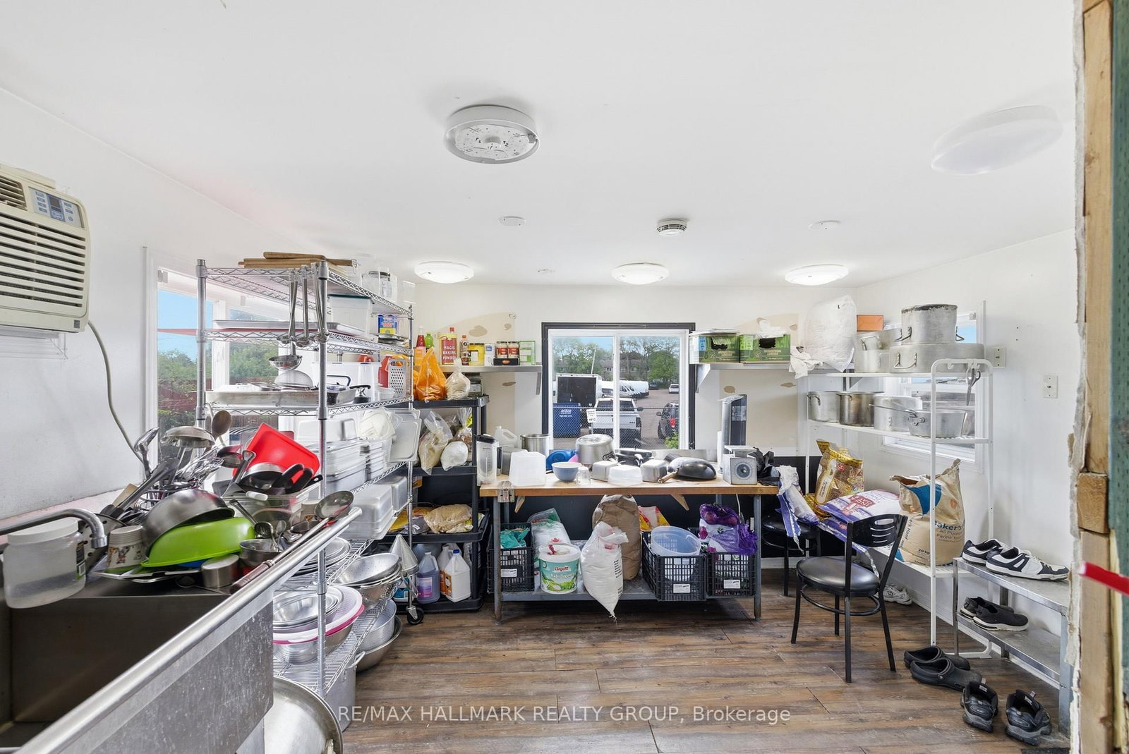 912 St Laurent Boulevard S • Ottawa, ON photo 25