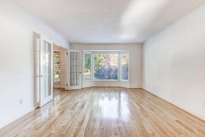648 Cranbrook Road — photo 5