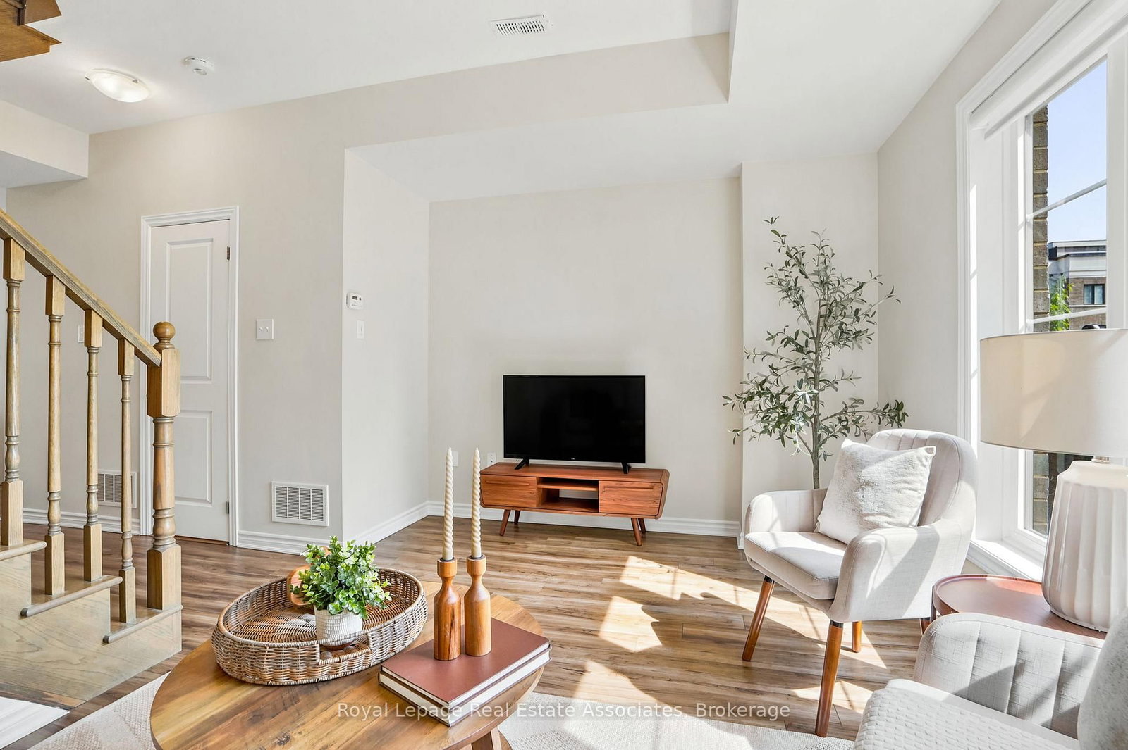 383 Dundas Street E, Unit 24 - Photo 13