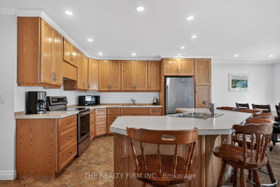 4084 Bluepoint Drive — photo 6
