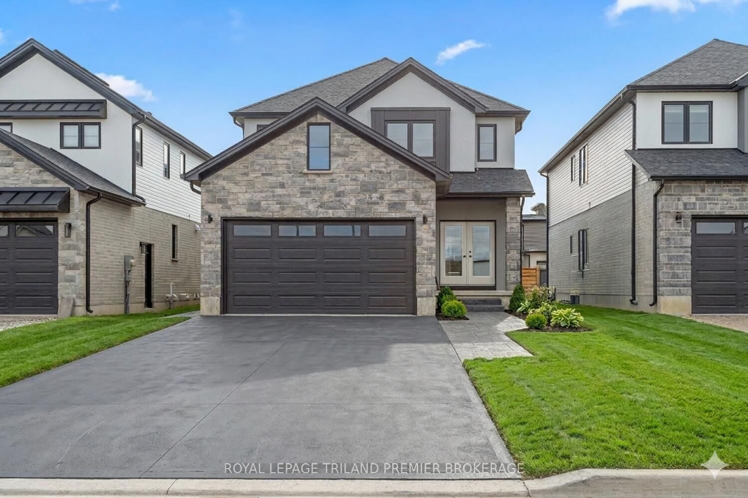 262 HESSELMAN Crescent