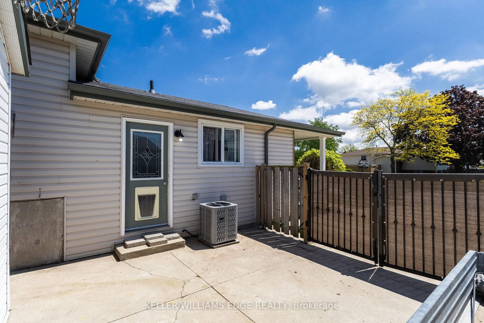 Listing Image 7