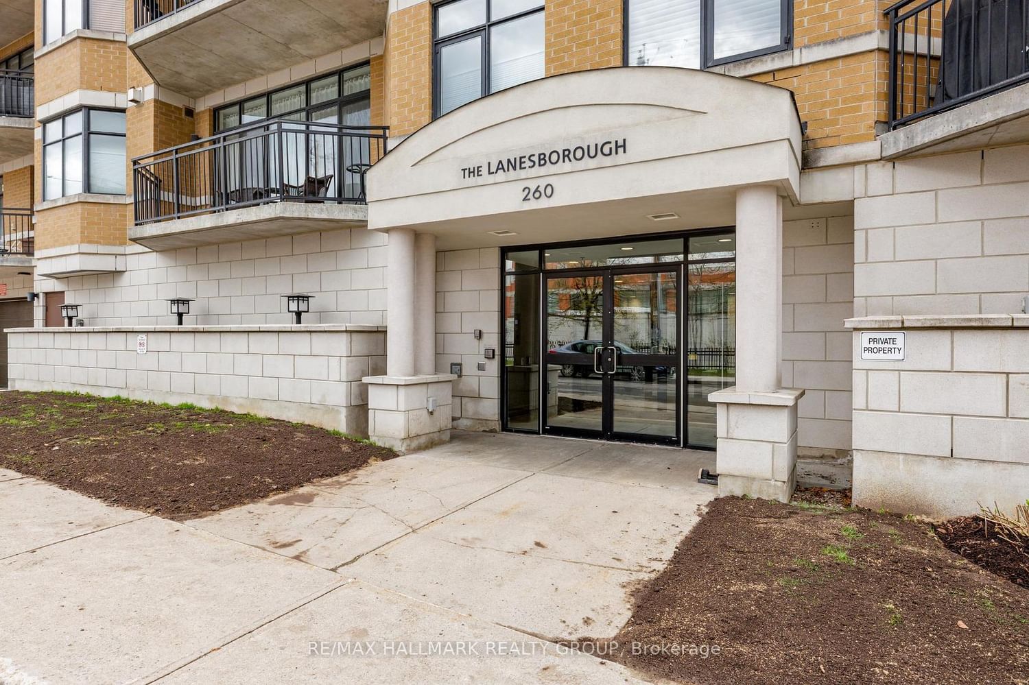 203 - 260 Besserer Street, Ottawa, ON — photo 3
